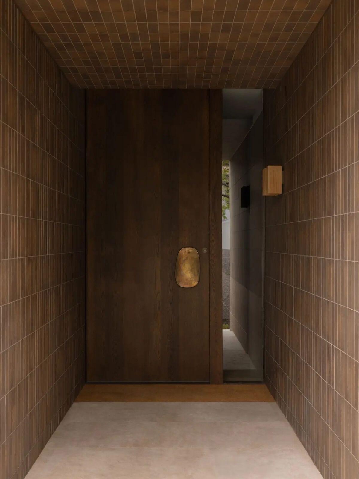 TINNO Brown-toned Entry Doors: Infuse the natural texture into every inch of the