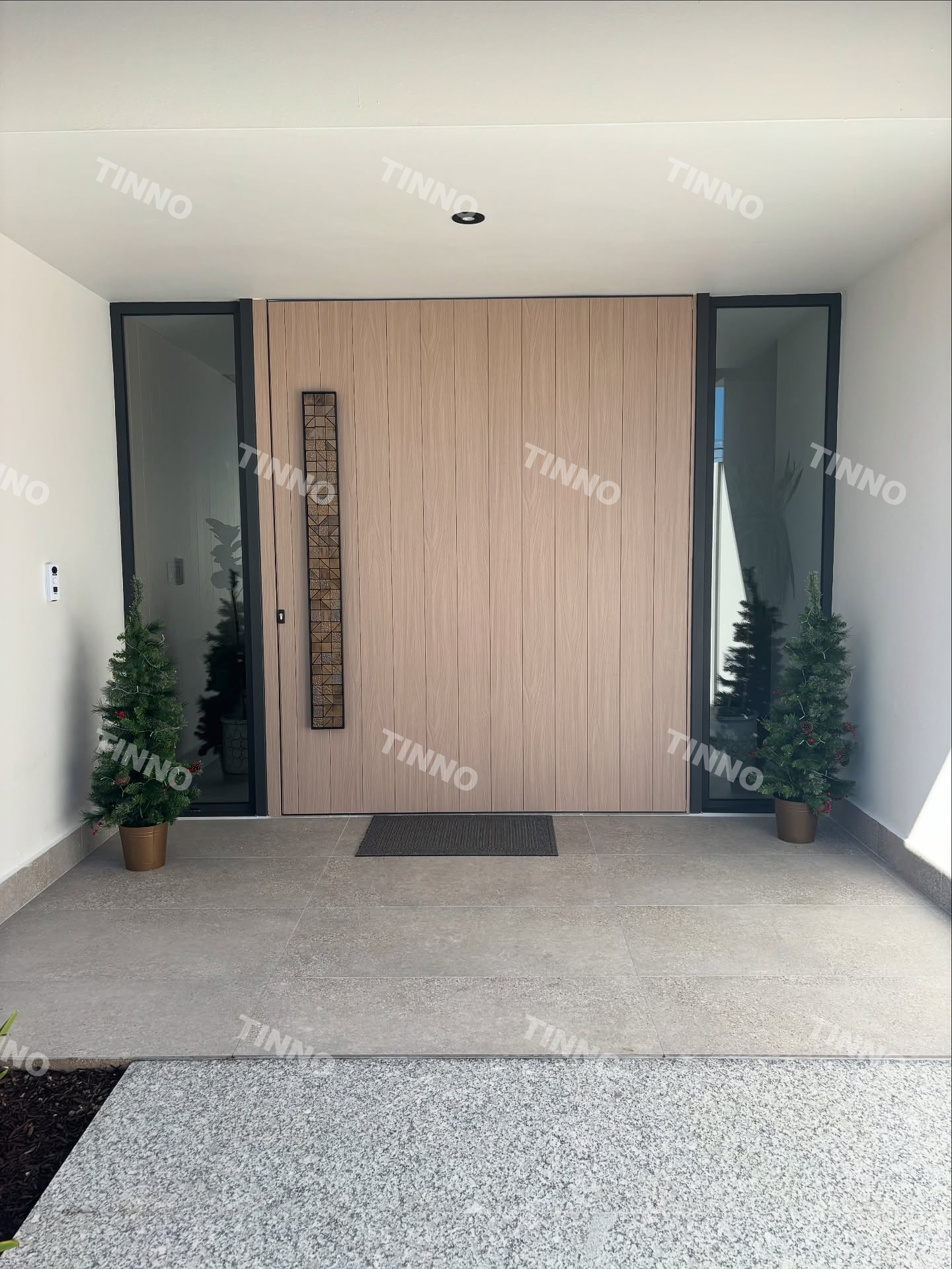 TINNO Light Oak Entry Door: Minimalist Warmth for Modern Homes